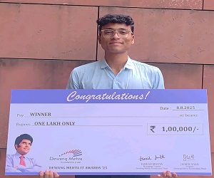 Dhruv Marathe, Student of EC won the 1st prize of Rs. 1 lakhs in Devang Mehta IT awards